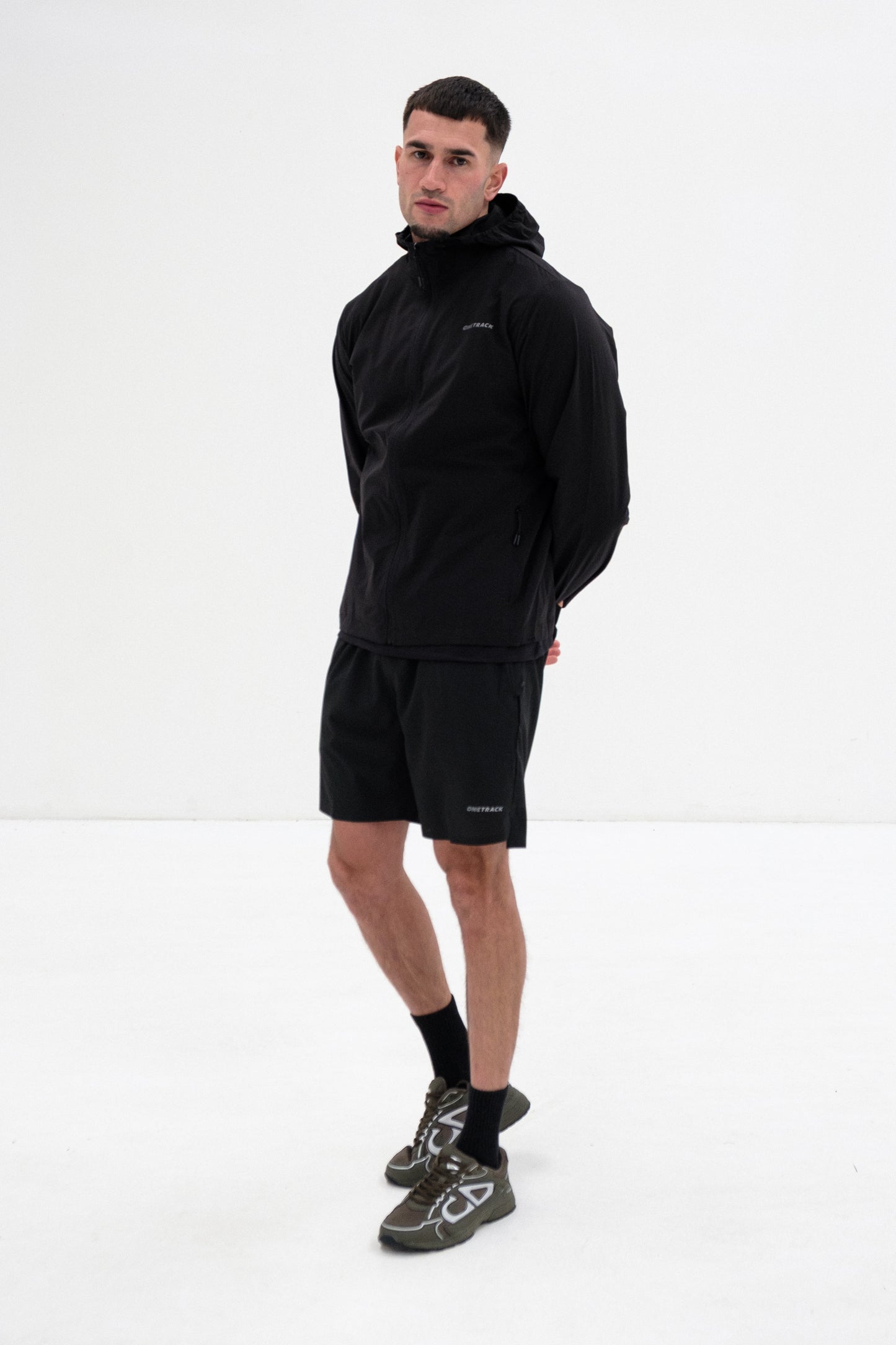 Core - Windbreaker- Black