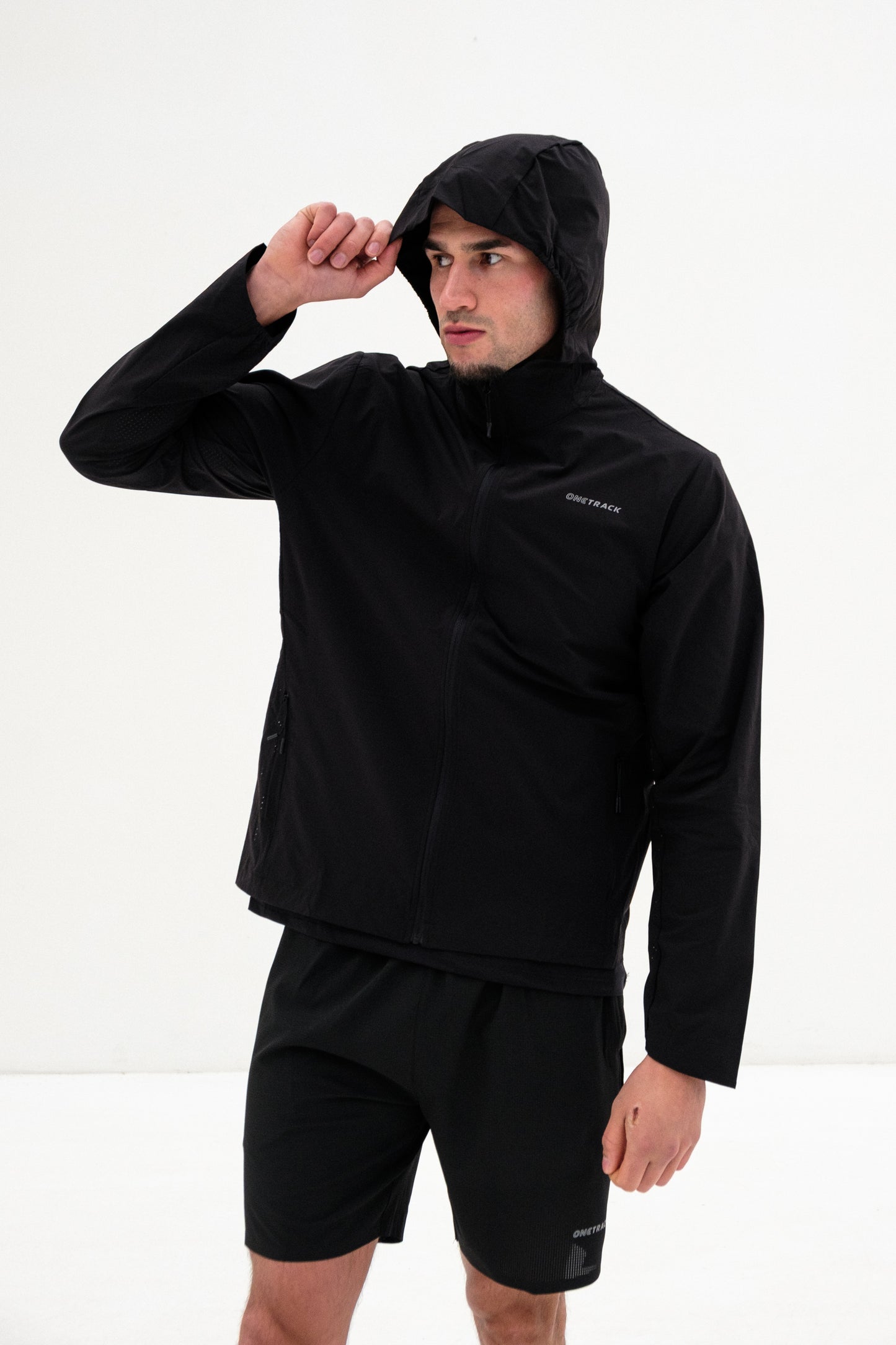 Core - Windbreaker- Black